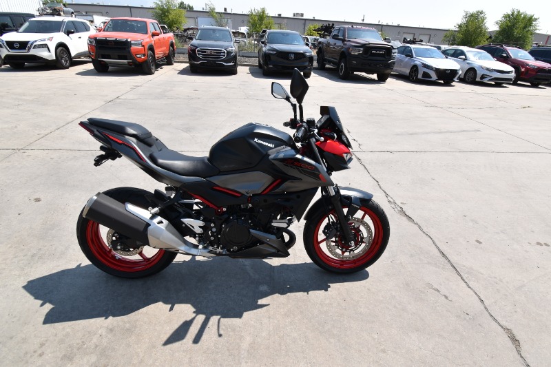 2025 Kawasaki Z500 SE ABS