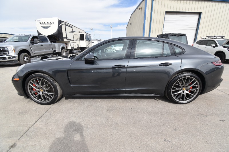2017 Porsche Panamera Turbo